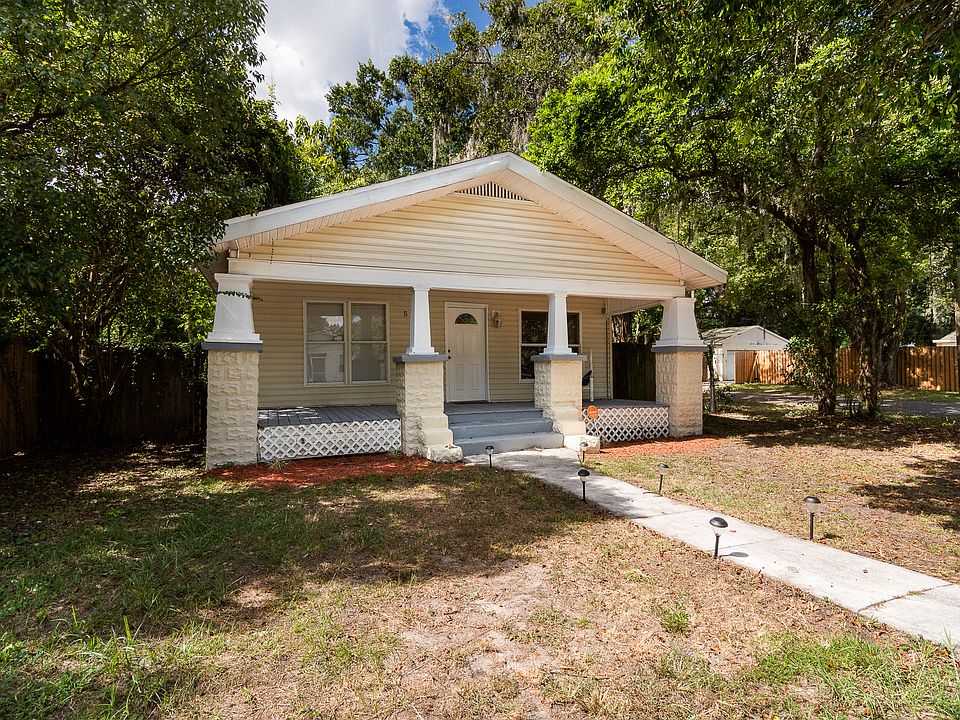 Historic Bungalow 4 bed 2 baths