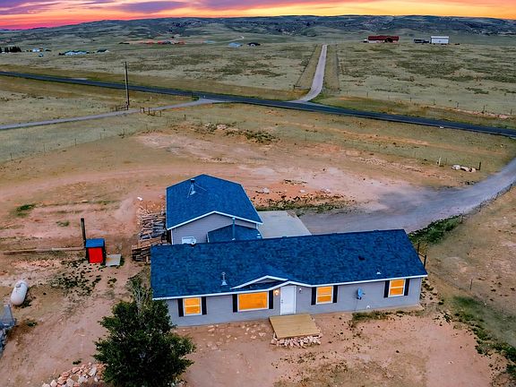 3rd image of 300 Roger Canyon Rd