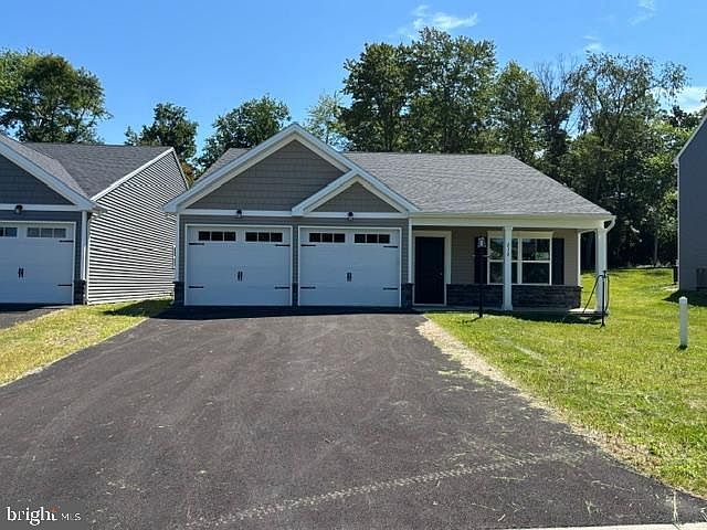 1st image of 212 Grace Ann Ct