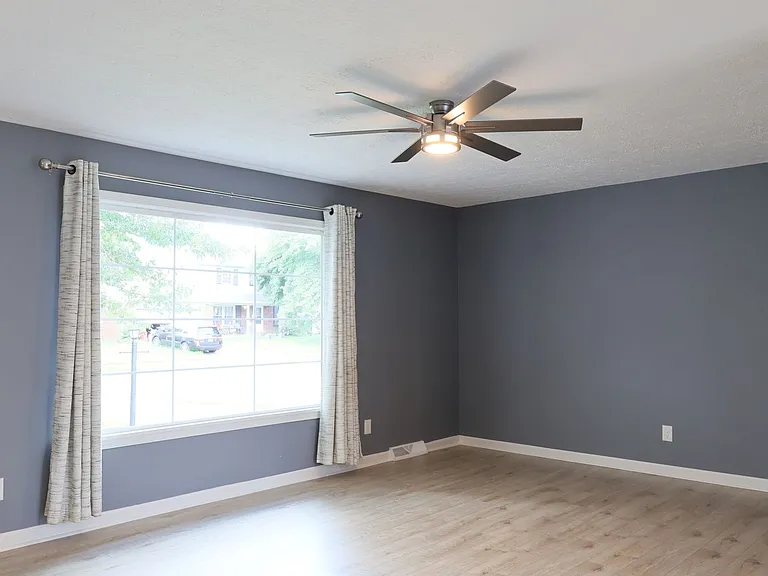 712 Plaza Dr — Photo 4