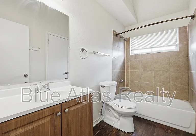 1612 Hunterwood Dr — Photo 13