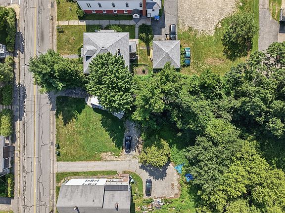 4th image of 66 Lake St