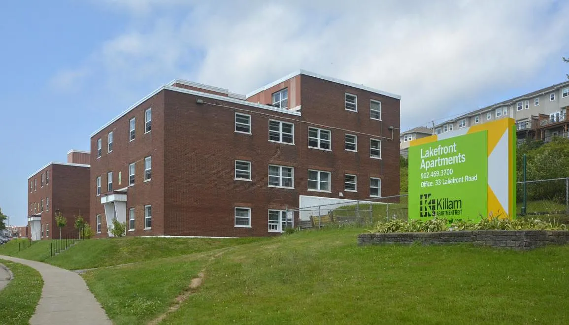 Lakefront Apartments — Photo 2