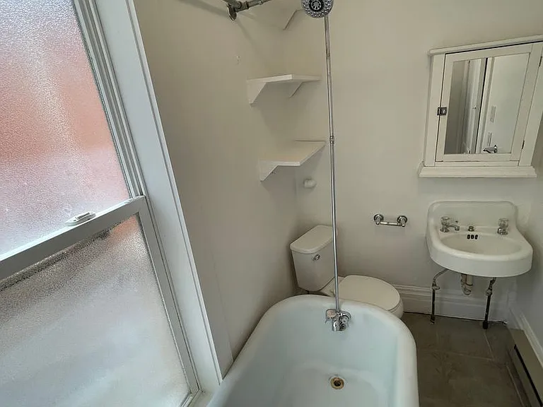 729 Blake Ave — Photo 10