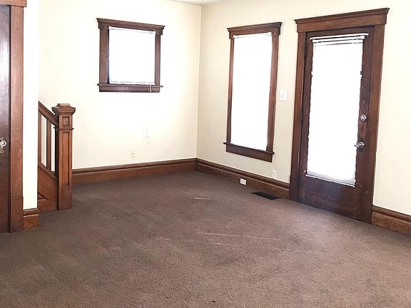 2nd image of 35 E Archwood Ave
