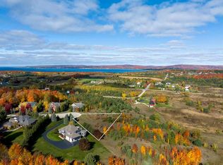 700 Harbor View Ln, Petoskey, MI 49770