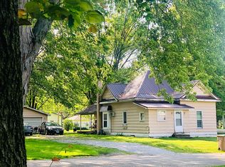 8 East St, HERRICK, IL 62431