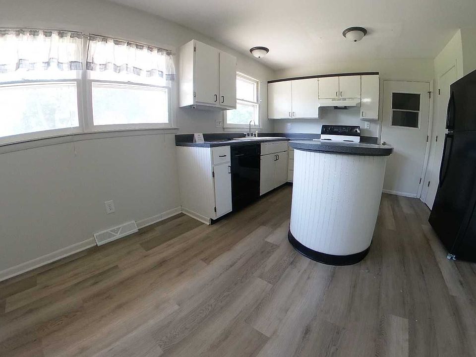 2621 Kimball Ave, Manhattan, KS 66502 Zillow