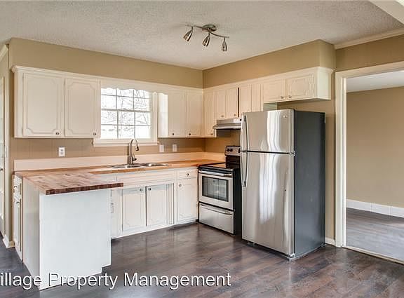 4th image of 147 Oak Park Dr