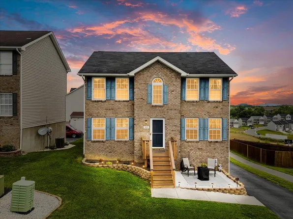 515 Keystone Dr NW, Christiansburg, VA 24073