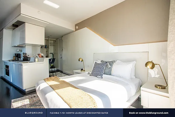 Rented by The Blueground | media 110