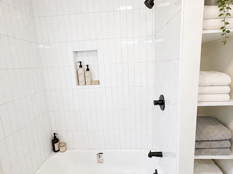 6807 S Artesian Ave #1 — Photo 4