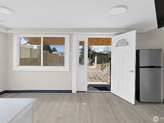 2 bed, 820 sqft, $2,150 — Photo 3