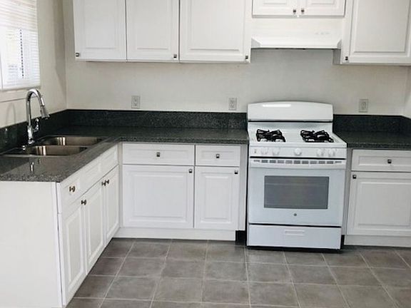 5th image of 8631 La Salle St #8635