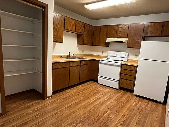 2nd image of 532-536 Jefferson St #16895693