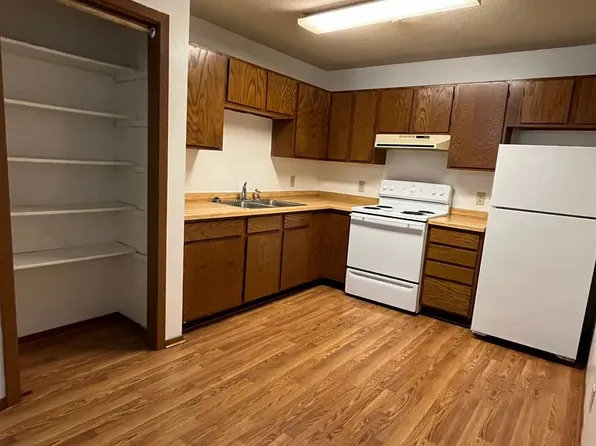 532 Jefferson St APT 2, Mauston, WI 53948
