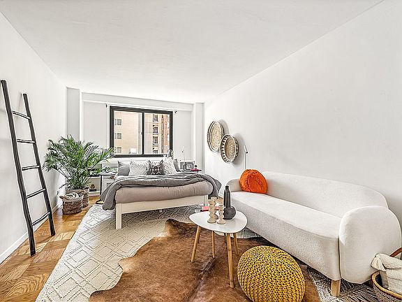 2nd image of 16 W 16th St APT 8TN
