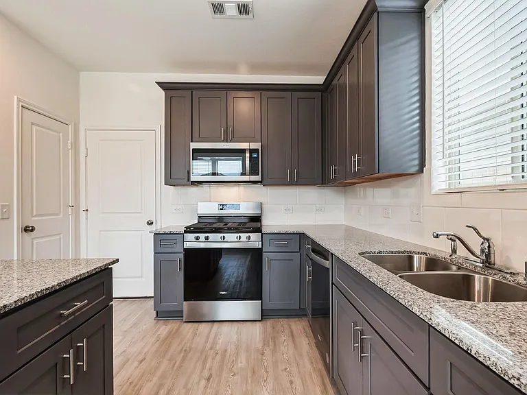 16523 Pine Arrow Dr — Photo 10