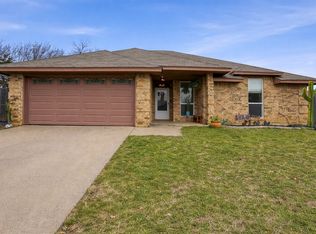 704 Daniels Dr, Crowley, TX 76036