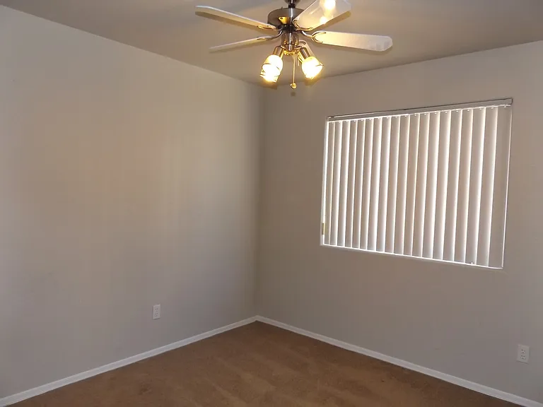 116 W Del Rio St — Photo 17