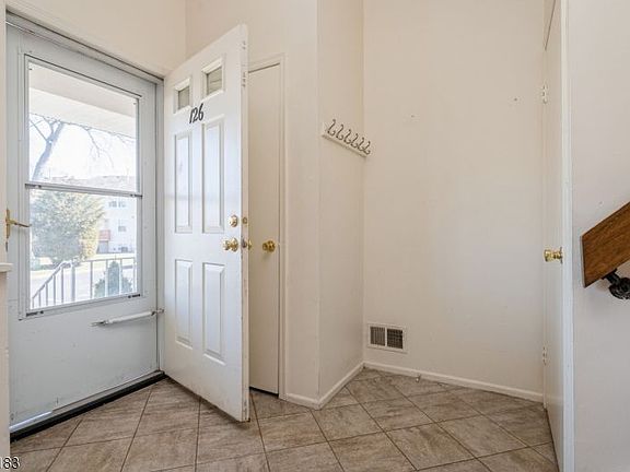 3rd image of 126 Sunnyvale Ct
