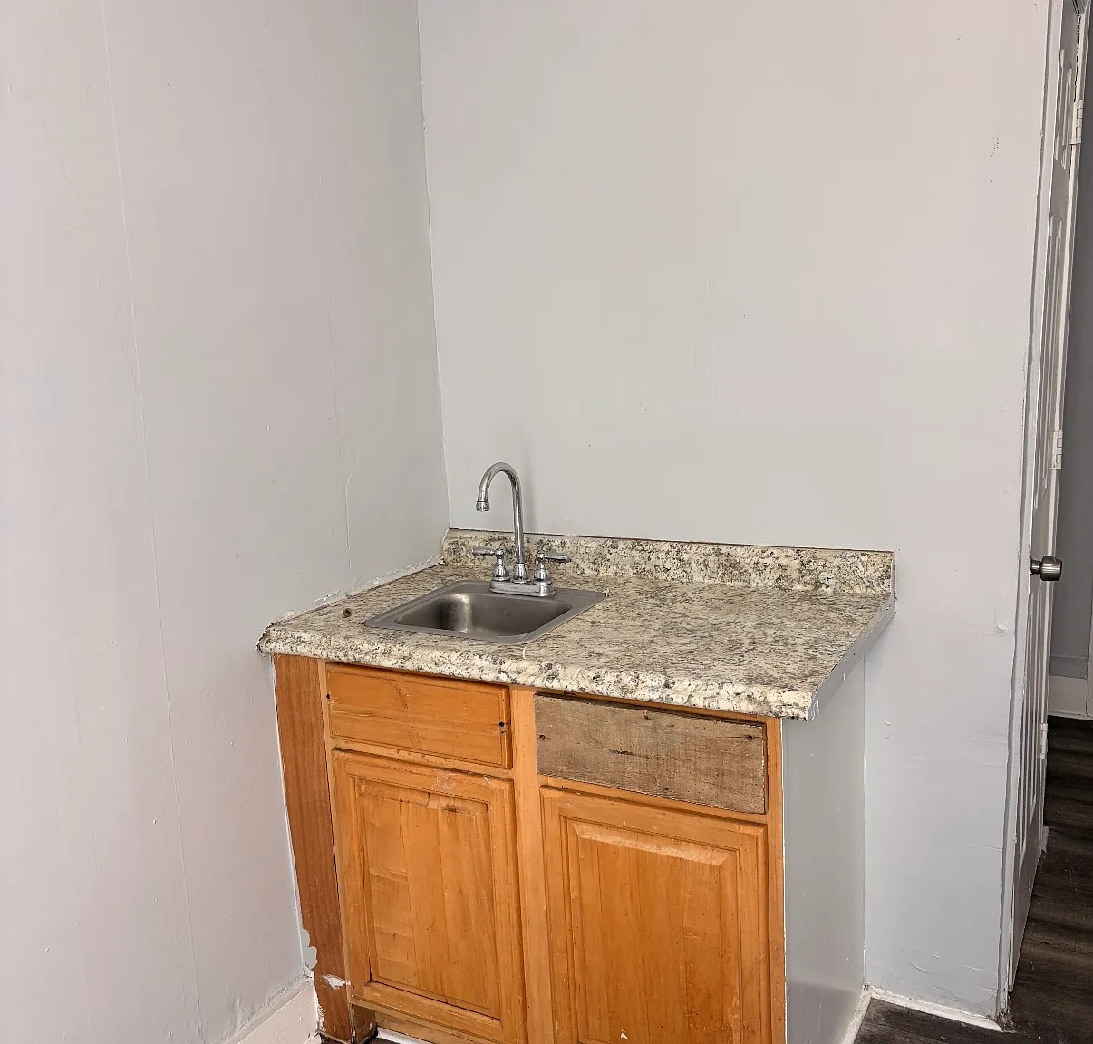 Studio, 600 sqft, $800 — Photo 2