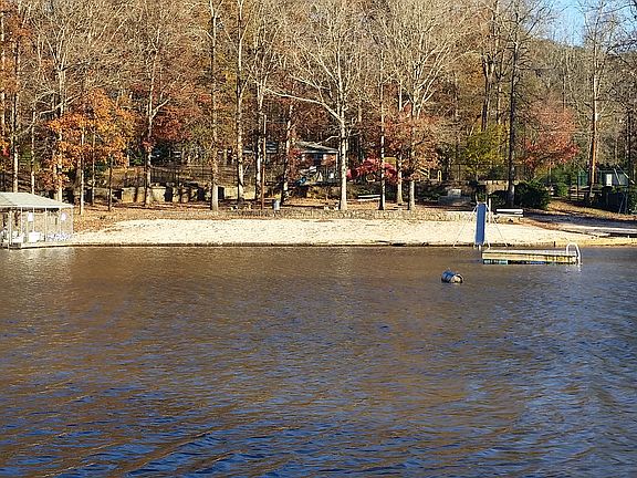 2nd image of 1087 Lake Dr