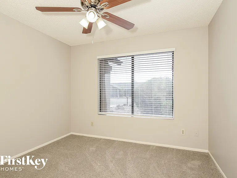 10015 N 65th Ave — Photo 10