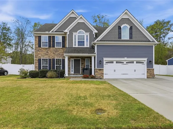 2223 Summer Breeze Rd, Chesapeake, VA 23323