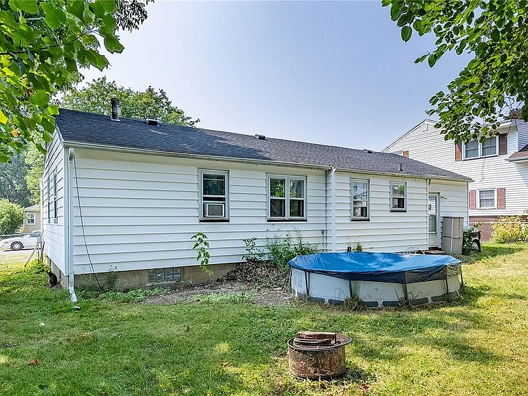 138 Clark Ave — Photo 30