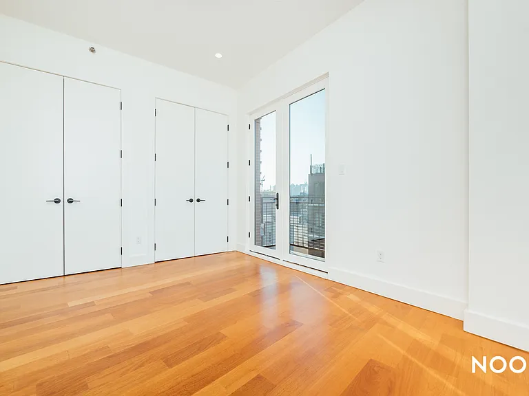 217 Green St #4G — Photo 5