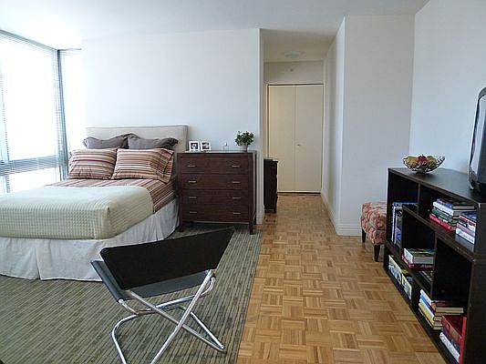 3rd image of 1500 Lexington Ave APT 16Q