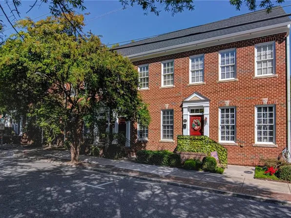 349 Martin Luther King Jr Dr APT E, Greensboro, NC 27406