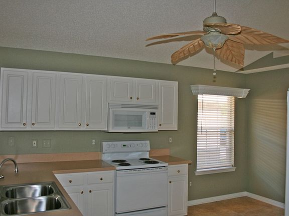 4th image of 7556 Cliff Cottage Dr