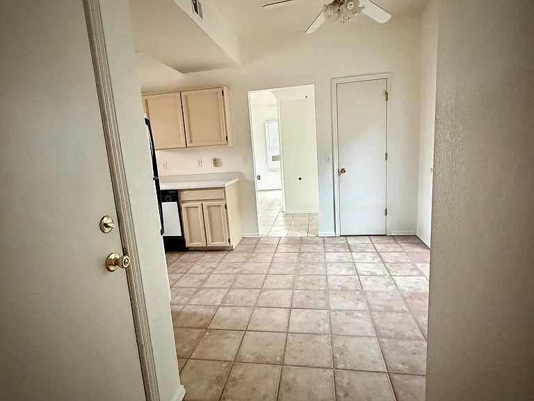 344 Bartlett Dr #E — Photo 20