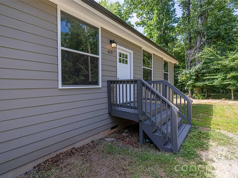 429 Creswell Rd — Photo 8