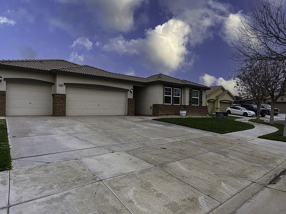 3rd image of 2088 Maximillian Ct