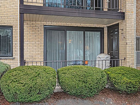 2nd image of 4660 N Austin Ave APT 102