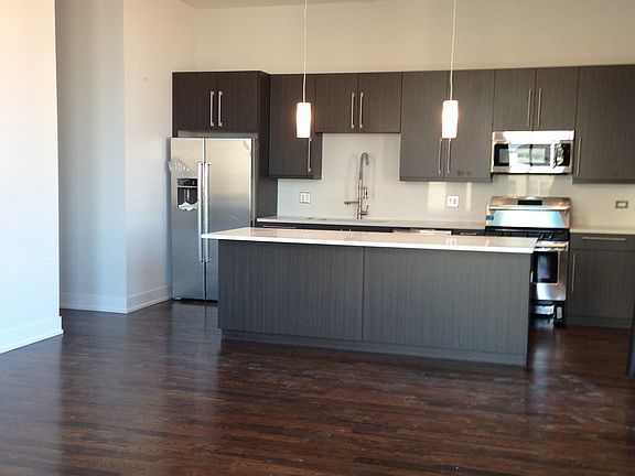 2nd image of 1935 N California Ave APT 1S