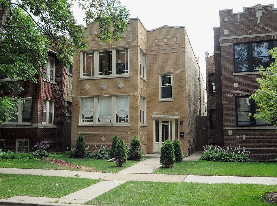 1st image of 2637 W Winnemac Ave