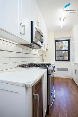 Sold by FirstService Realty (legacy) | media 14