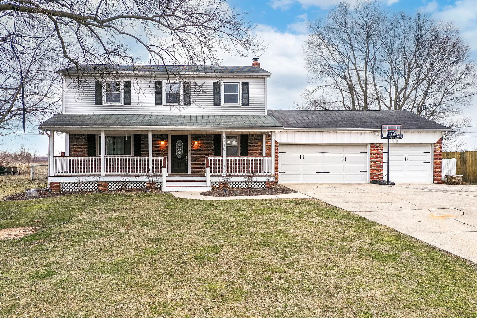 5710 Douglas Way photo 1