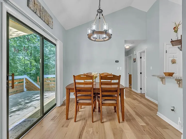 105 Tall Rock Ct — Photo 38