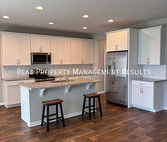 4817 White Chapel Dr — Photo 4