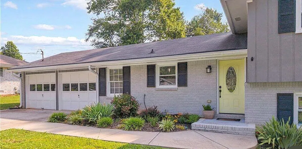 4 bed, 1806 sqft, $2,500 — Photo 3