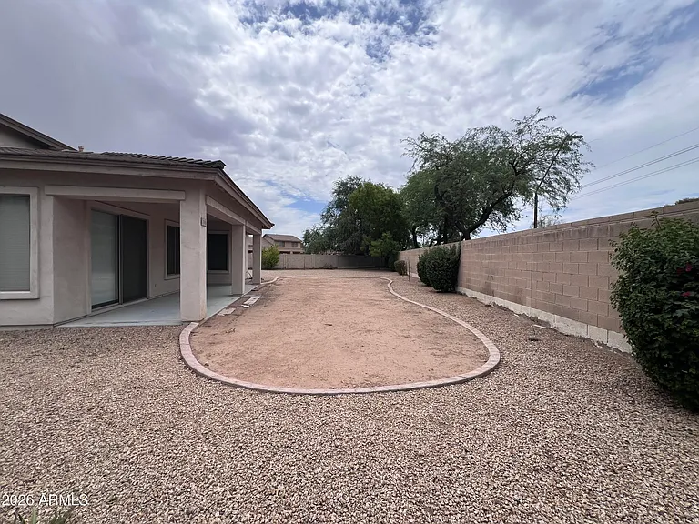 218 E Sunburst Ln — Photo 26