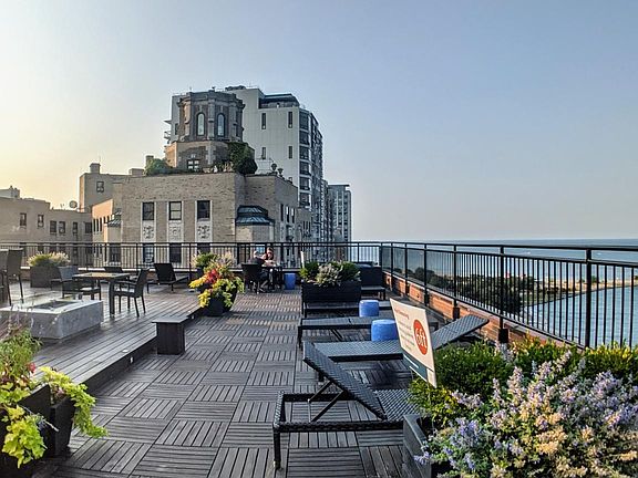 4th image of 1351 N Lake Shore Dr #1009