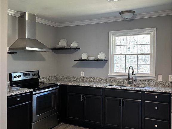 4th image of 988 High Point Rd