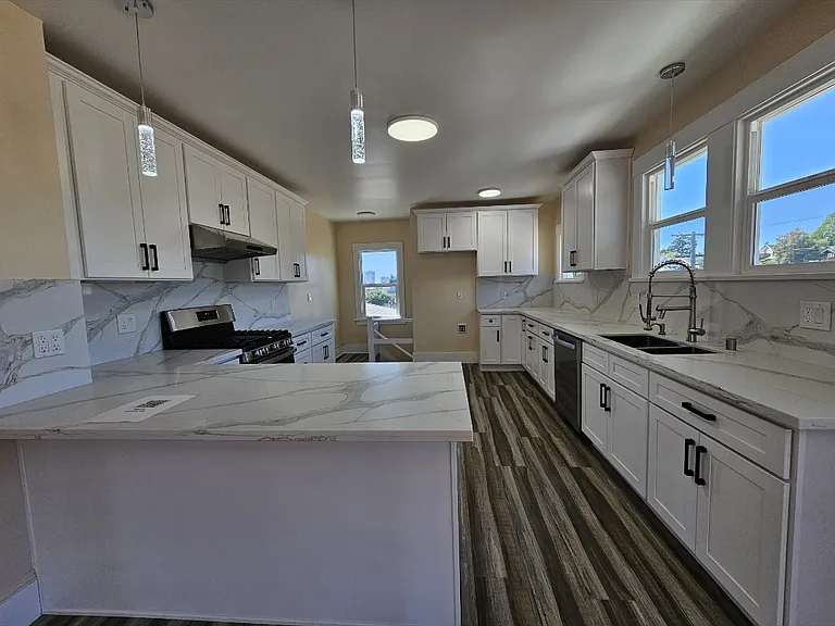 481 Van Dyke Ave #1 — Photo 10