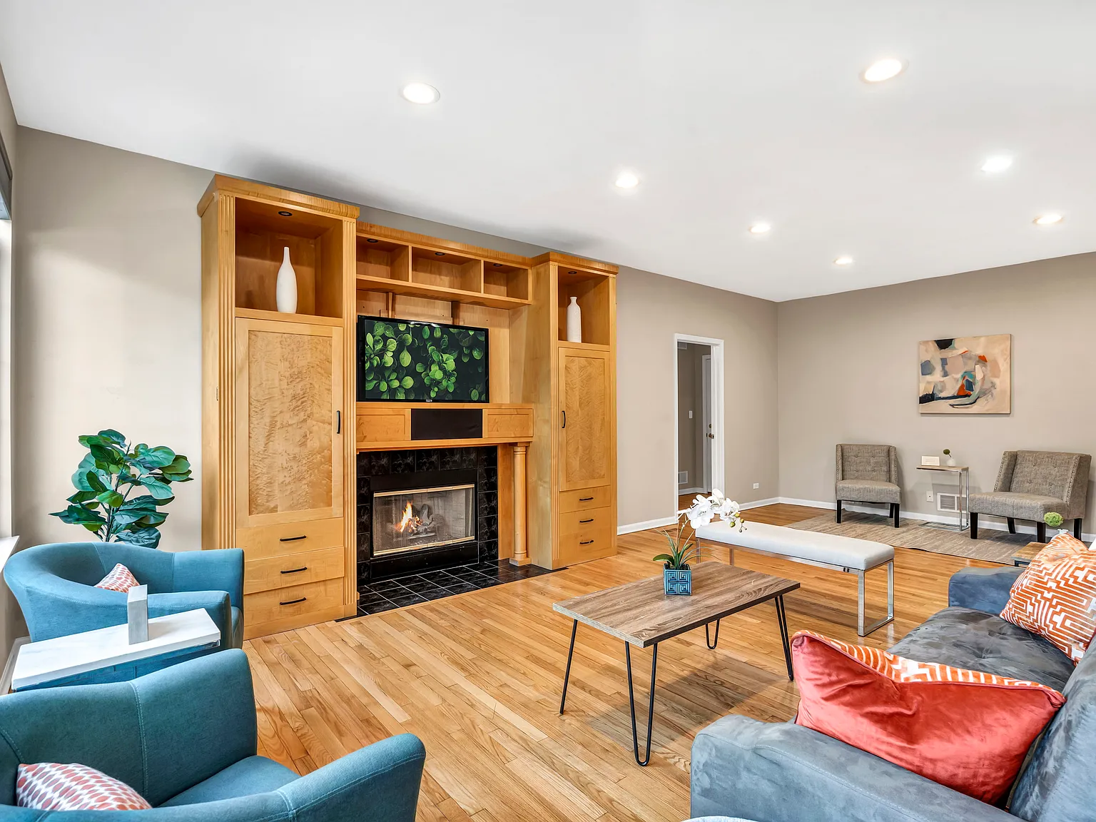 5 bed, 3.5 bath, 2843 sqft, $5,100 — Photo 3